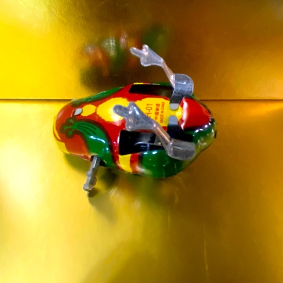 VINTAGE TIN FROG JUMPING WIND UP COLLECTIBLE TOY WORKS! 3”x2” - Picture 4 of 8